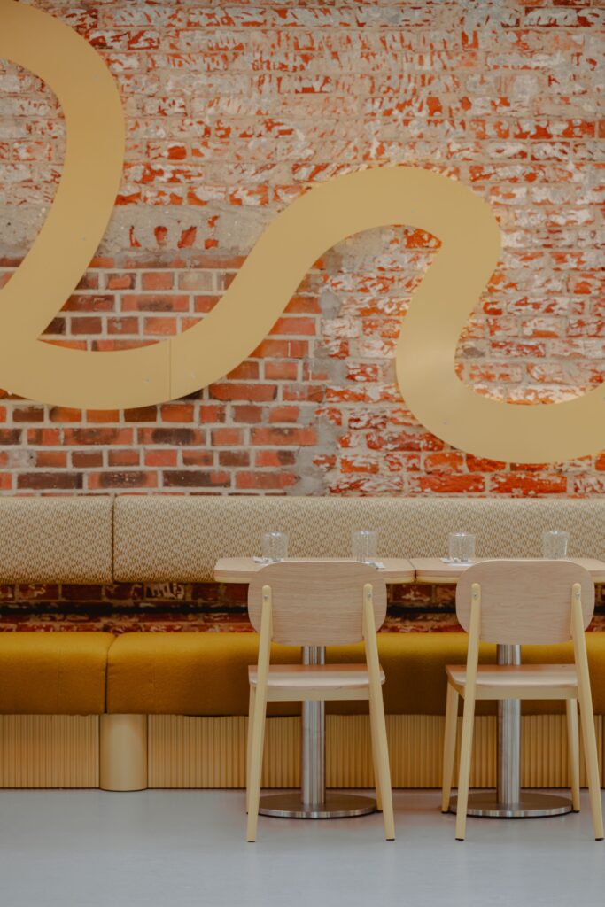 Przytulne loże w Sartoria Ristorante Łódź. Oryginalna włoska pizzeria z wyjątkowym, industrialnym designem